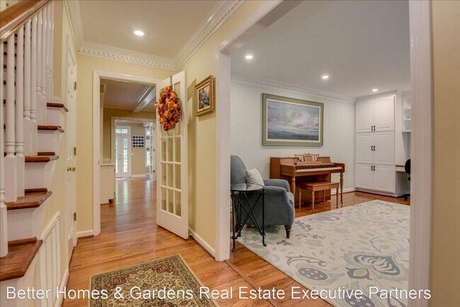 Foto del edificio - 5 br, 3.5 bath House - 435 Waverly Drive