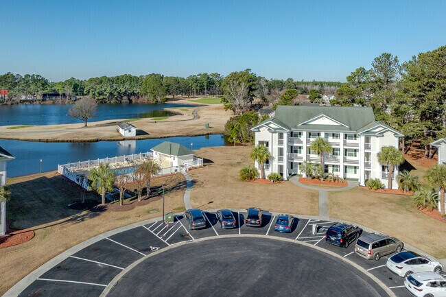 Pool. - Buck Creek Condominiums