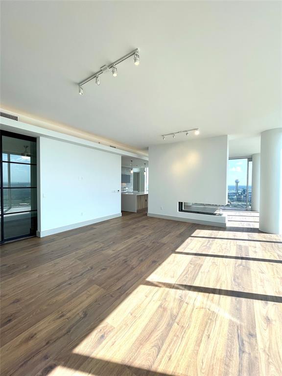 Building Photo - 3099 Nowitzki Way