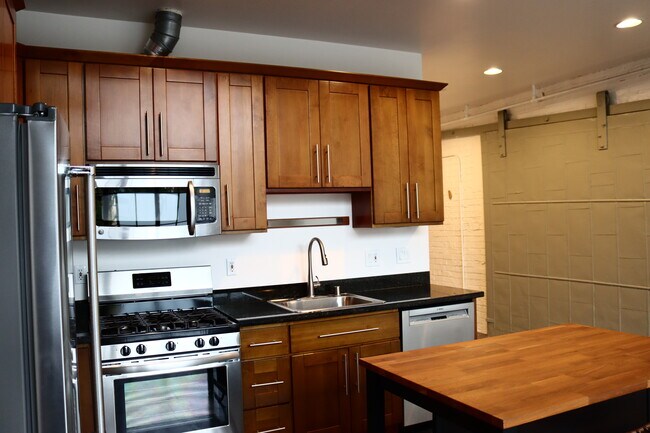Foto del edificio - 1018 4th Ave