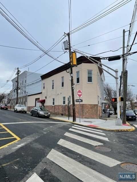 Primary Photo - 1018 Paterson Plank Road, Unit 2