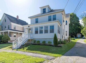Building Photo - 192 Willard Ave