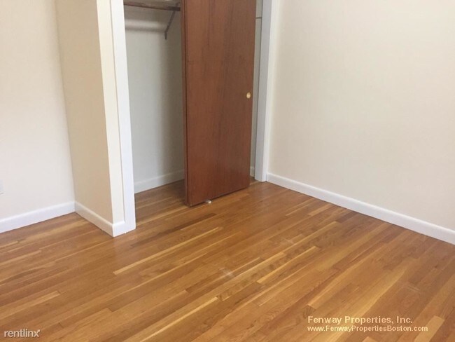 Foto del edificio - 160 N Beacon St