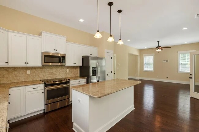 Foto del edificio - 6018 Shinnwood Rd