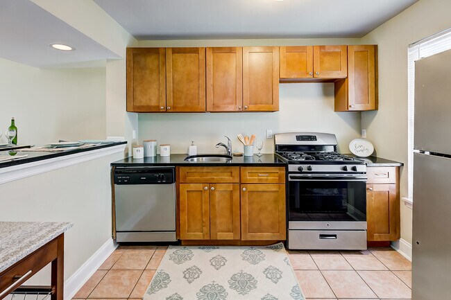 Foto del edificio - 2407 Village Rd