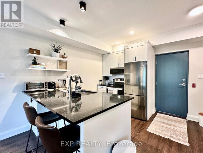 Photo du bâtiment - 33 Maple Grove Rd