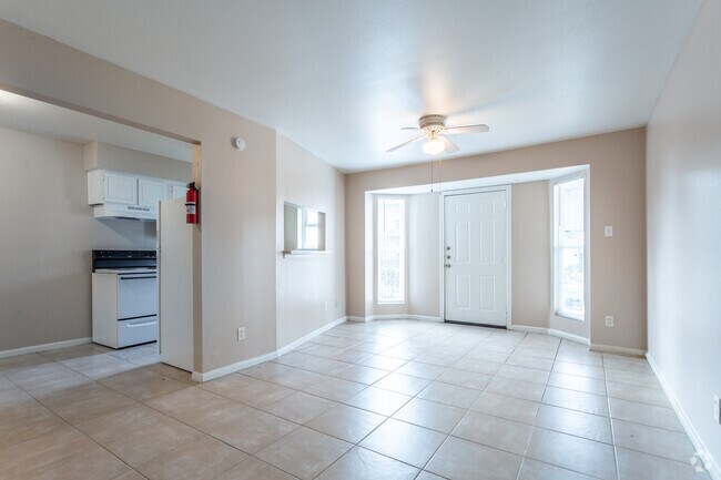 Royal Wayside Apartments photo'