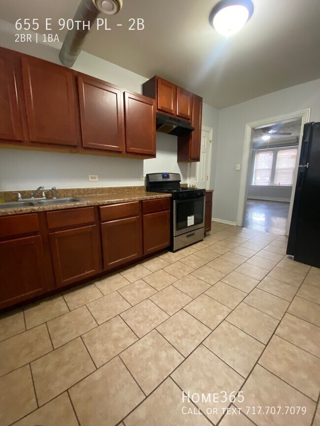 Building Photo - Spacious 2 Bedroom Condo - Price reduction...