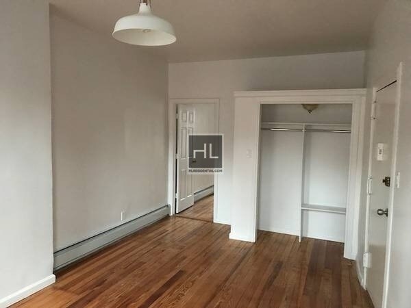 Primary Photo - 53 Avenue W