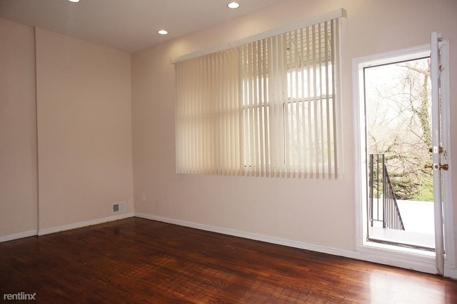 Building Photo - 3 br, 1 bath  - 485 Commonwealth Ave