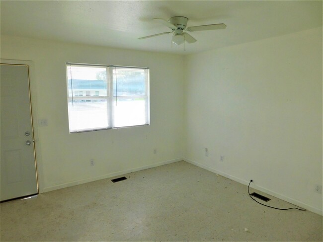 Building Photo - 102 Bailey Meadows
