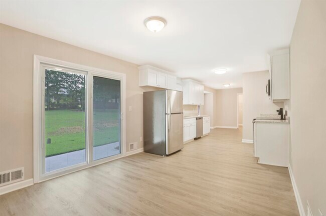 Foto del edificio - 1732 Virginia Cir