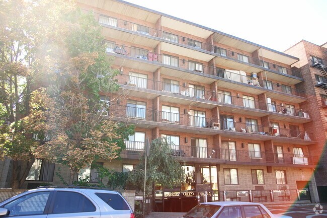 Building Photo - 14350 Barclay Ave