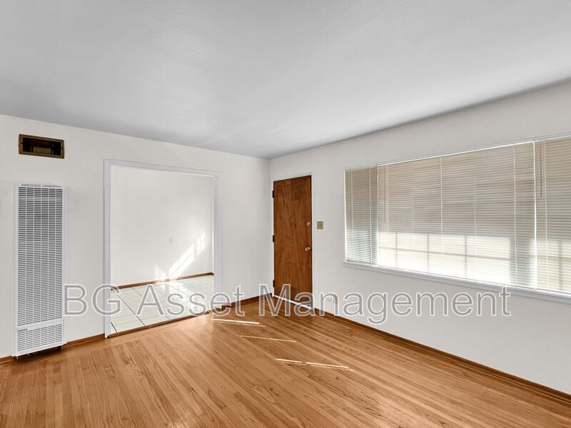 Primary Photo - 3129 Carlson Blvd