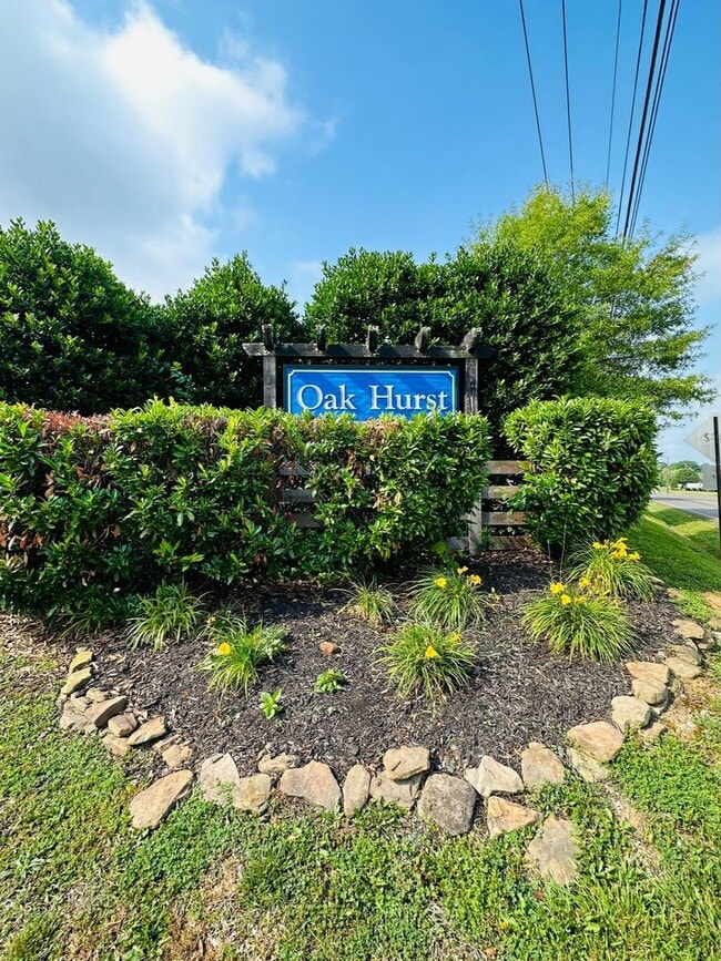 Building Photo - 7127 Deer Springs Way