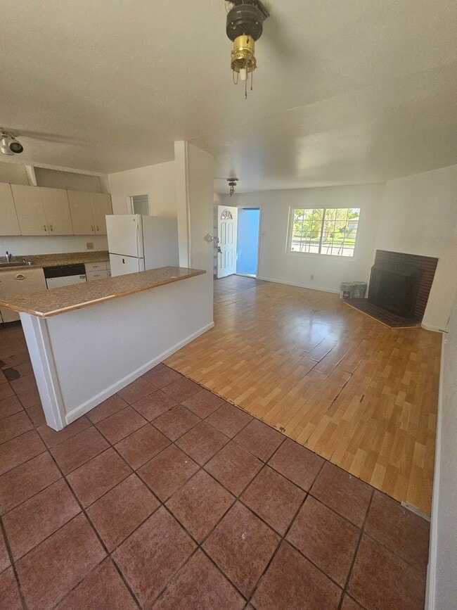 Building Photo - Charming 3 bedroom cottage