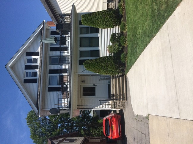Building Photo - 430 Colvin Ave