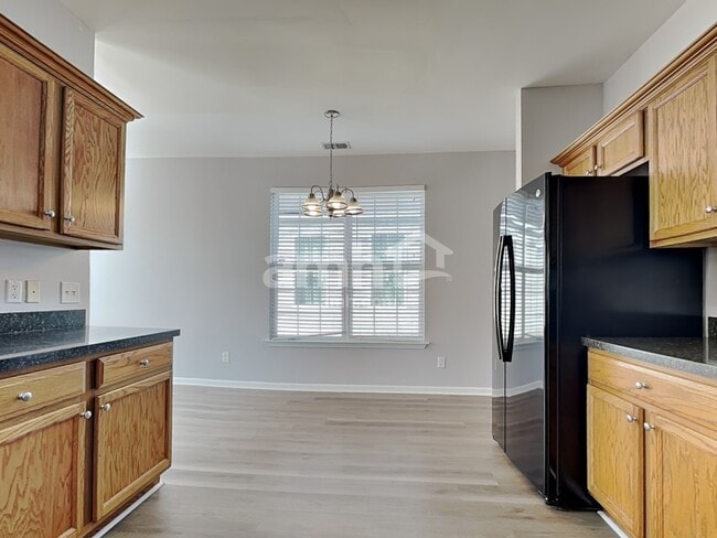 Building Photo - 201 Heritage Pky