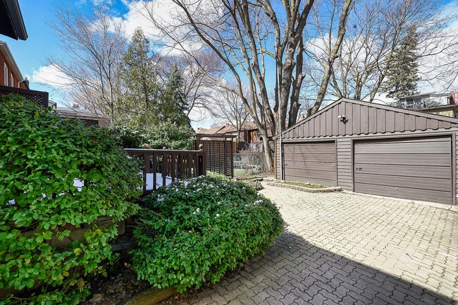 Building Photo - 170 Cranbrooke Ave