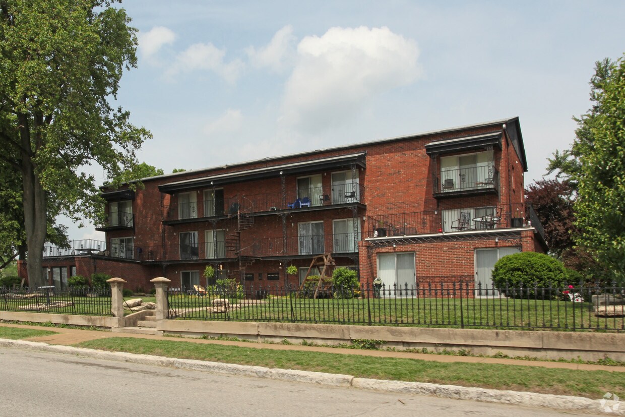 212 Riverside Dr, Jeffersonville, IN 47130 Apartments in