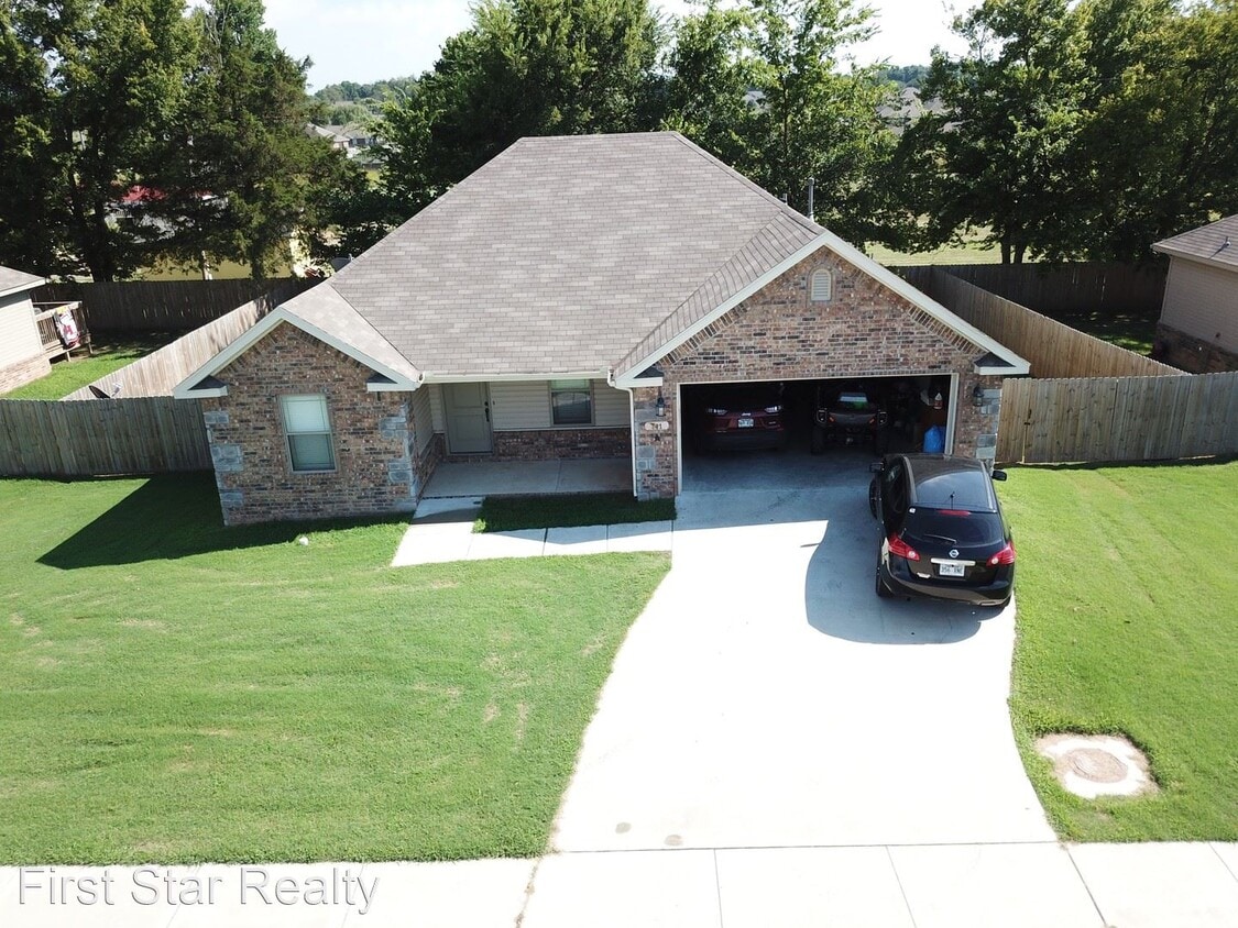 Primary Photo - 3 br, 2 bath House - 741 Bonnie Scotland Dr