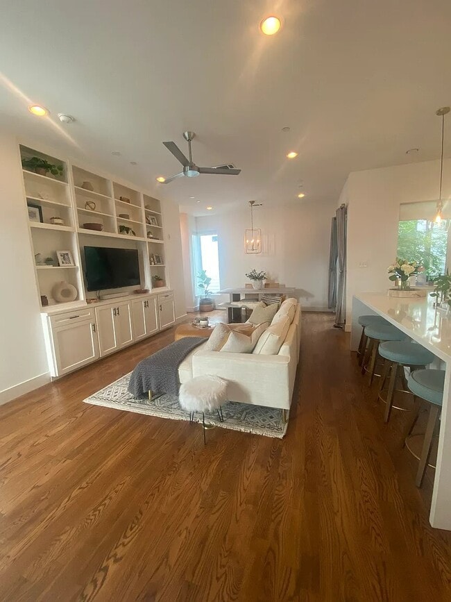 Building Photo - 5705 Bryan Pky