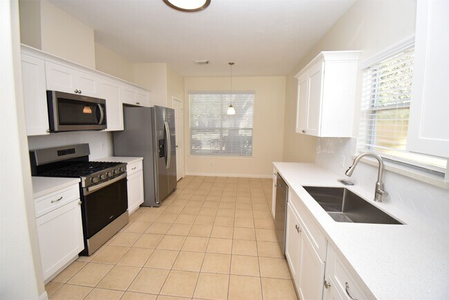 Foto del edificio - 2427 Teal Run Pl Dr