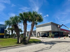 Building Photo - 7900 S Orange Blossom Trail