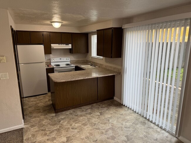 Foto del edificio - Updated 2 bedroom 1.5 bathroom duplex in Springfield!