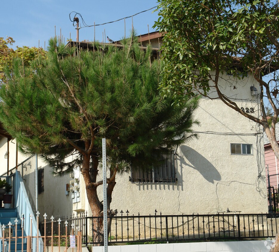 Foto del edificio - 223 N Mountain View Ave