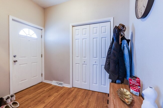 Building Photo - 1022 E Warrington Ave