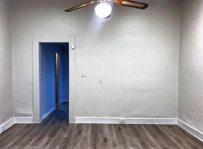 Foto del edificio - Downtown 1 Bedroom 1 Bath Bungalow
