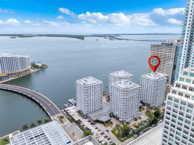 Building Photo - 999 Brickell Bay Dr
