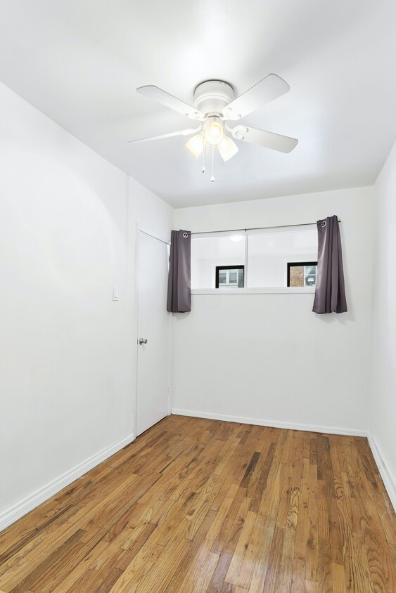 Foto del edificio - One Bedroom with Separate Office Space!