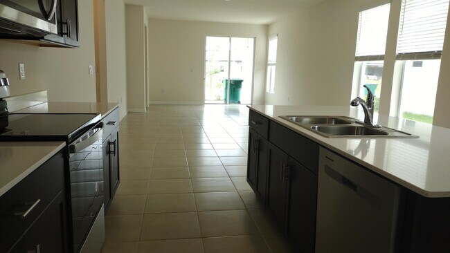 Foto del edificio - 816 Friendship Cir