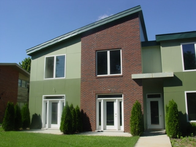Building Photo - 328 N Birchwood Ave