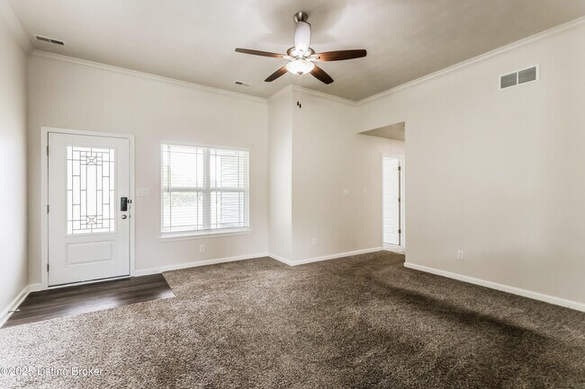 Foto del edificio - 6106 Larkgrove Dr