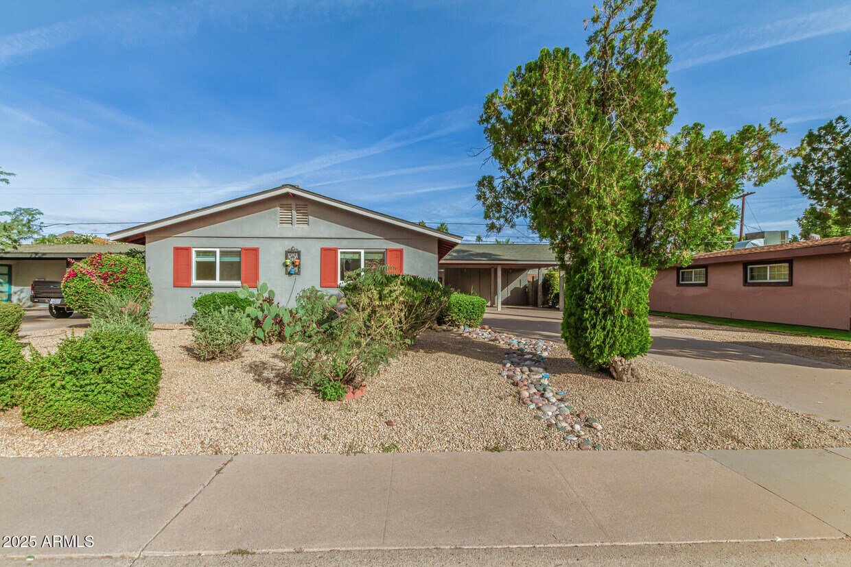 Foto principal - 6912 E Monterey Way