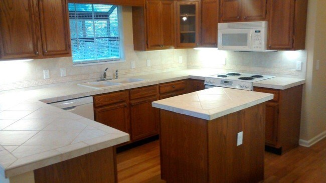 Building Photo - 3145 Nautilus Rd