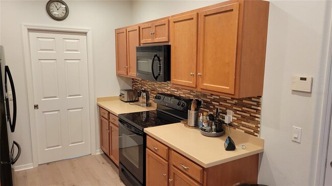 Foto del edificio - 3716 82nd Ave Cir E