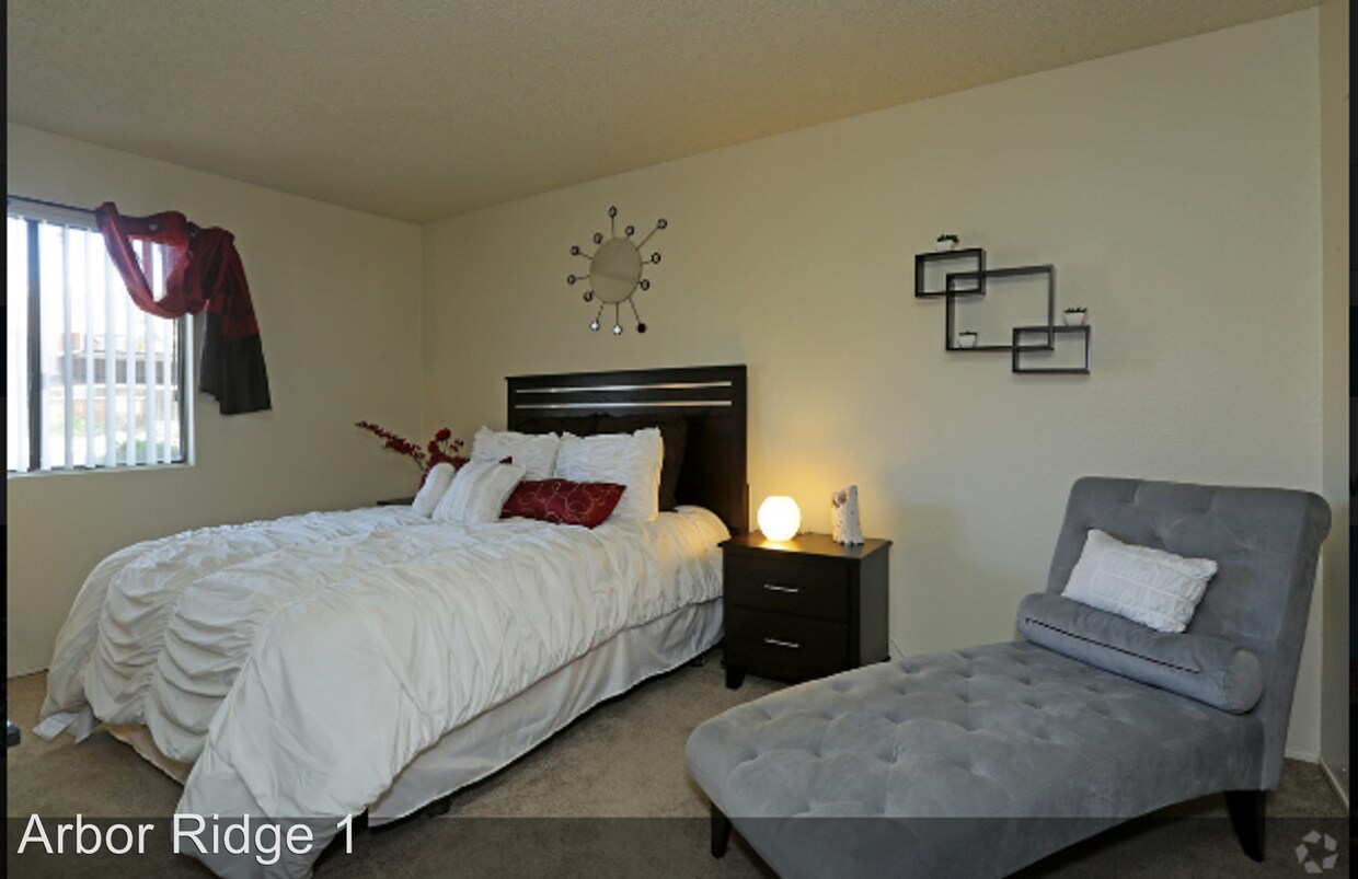 Primary Photo - 4407 Oakhollow Dr