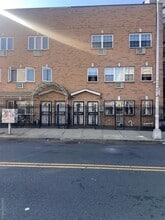 Building Photo - 1031 Halsey St