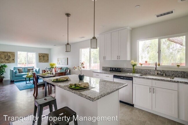 Foto del edificio - 3 br, 2 bath House - 2818 Columbine Street