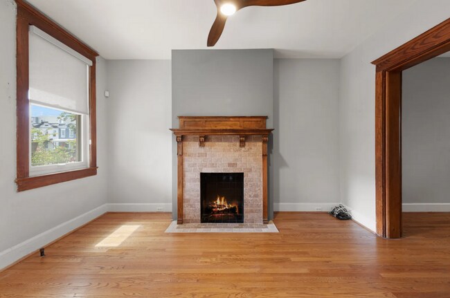 Foto del edificio - 445 Newton Pl NW