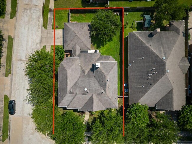 Foto del edificio - 4203 Middleoak Grove Ln
