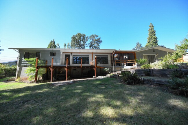 Foto del edificio - 76575 Meadow Way