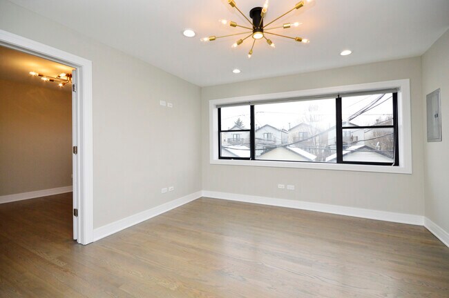 Foto del edificio - Spacious One Bedroom in Edgewater