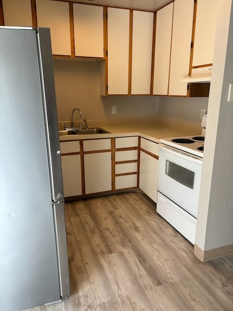 Building Photo - 1024 E Swallow Rd