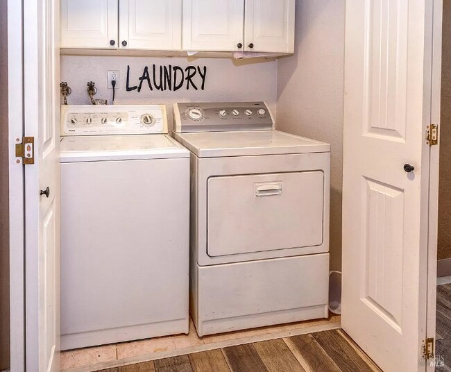 Foto del edificio - 300 Kathy Ellen Dr