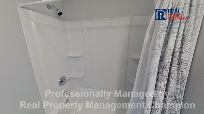 Foto del edificio - 2 BD/1 BA on Wooded Lot Near Hines Farm Park and Stables